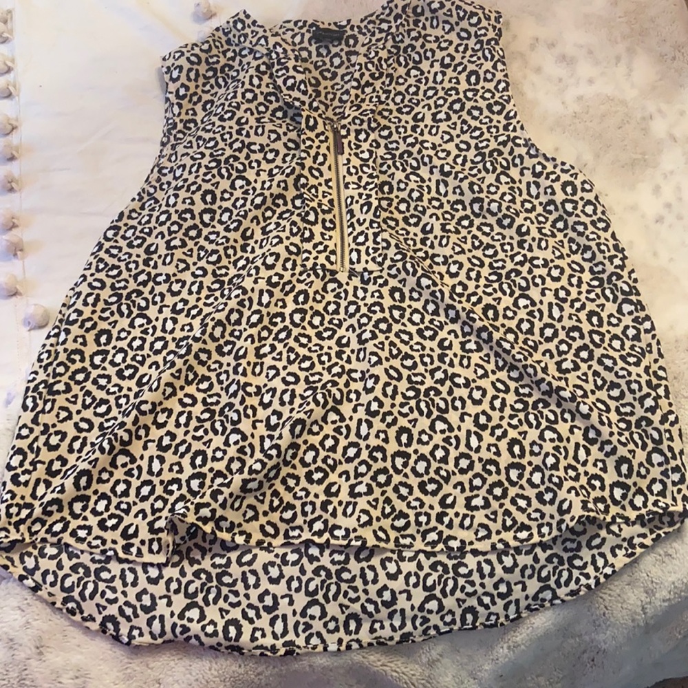 Sleeveless blouse